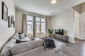 Luxury Retreat - King Beds, Hot Tub, & Pool - Family & Remote Work Friendly